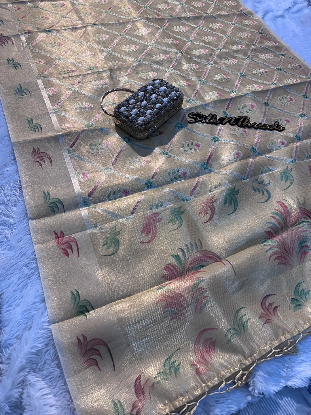 

DIVASTRI Ethnic Motifs Zari Tissue Banarasi Saree, Gold