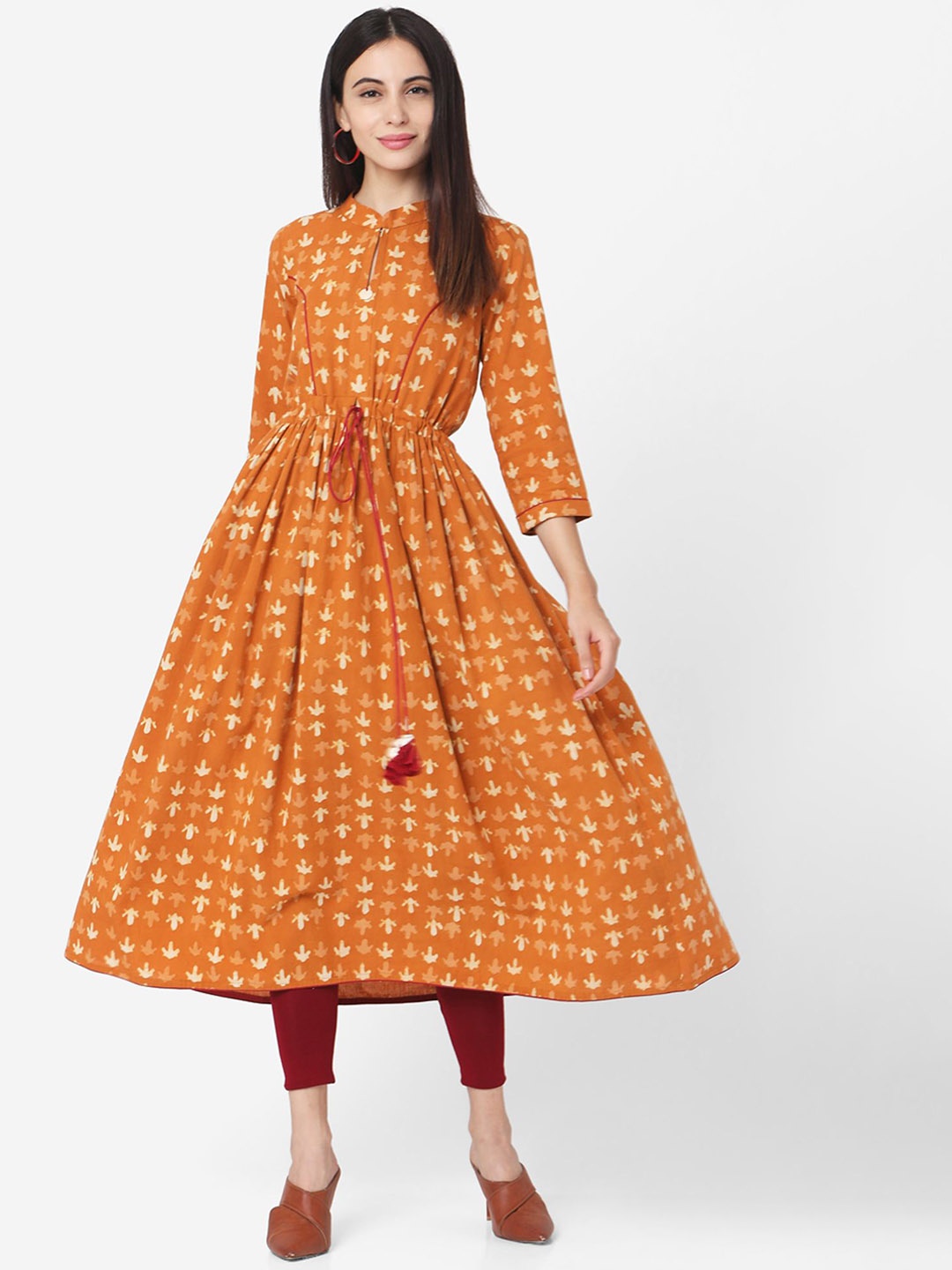 

Fourleaf Women Floral Printed Thread Work Floral Kurta, Green
