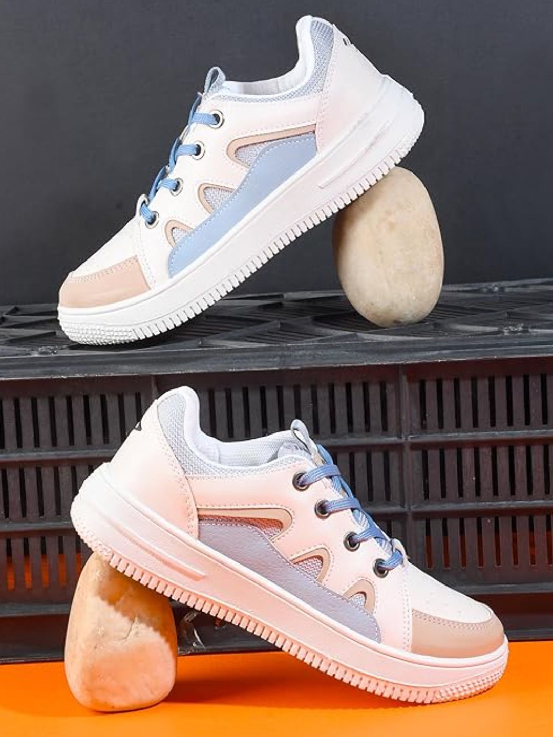 

AEROKICK Unisex Kids Colourblocked Sneakers, Peach