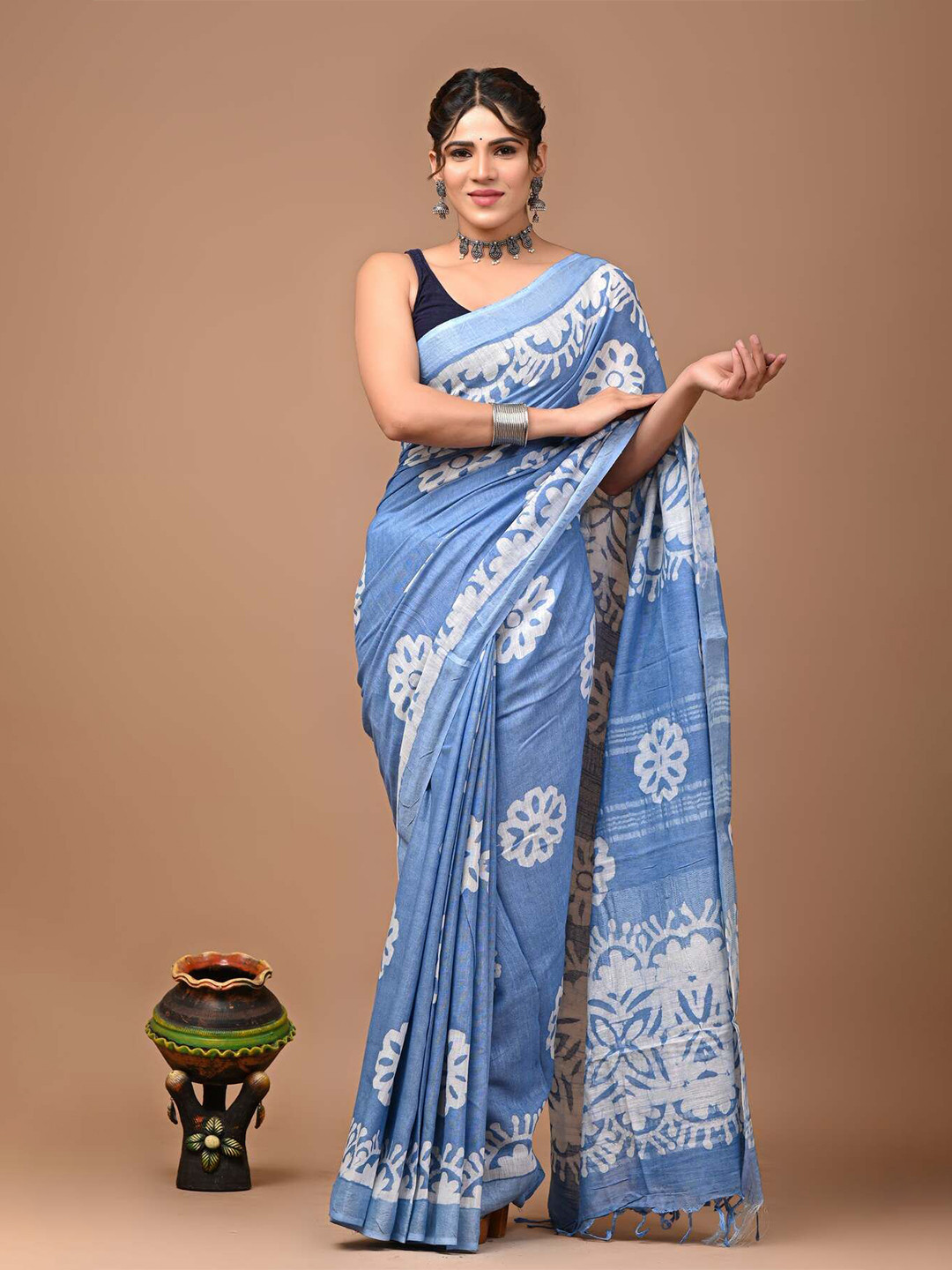 

vj fashion Floral Zari Saree, Blue