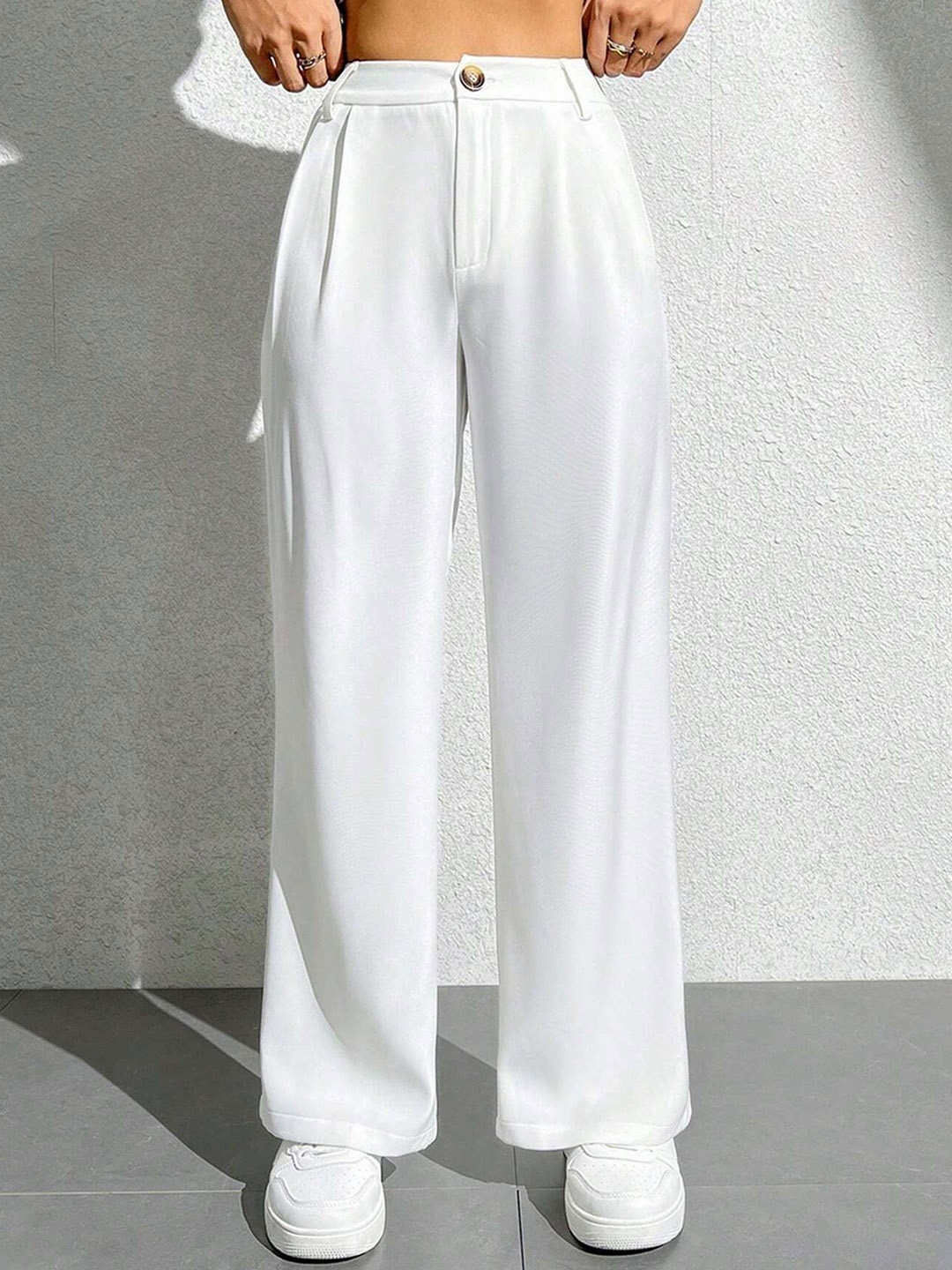 

Chemistry Women High-Rise Straight Fit Trousers, White