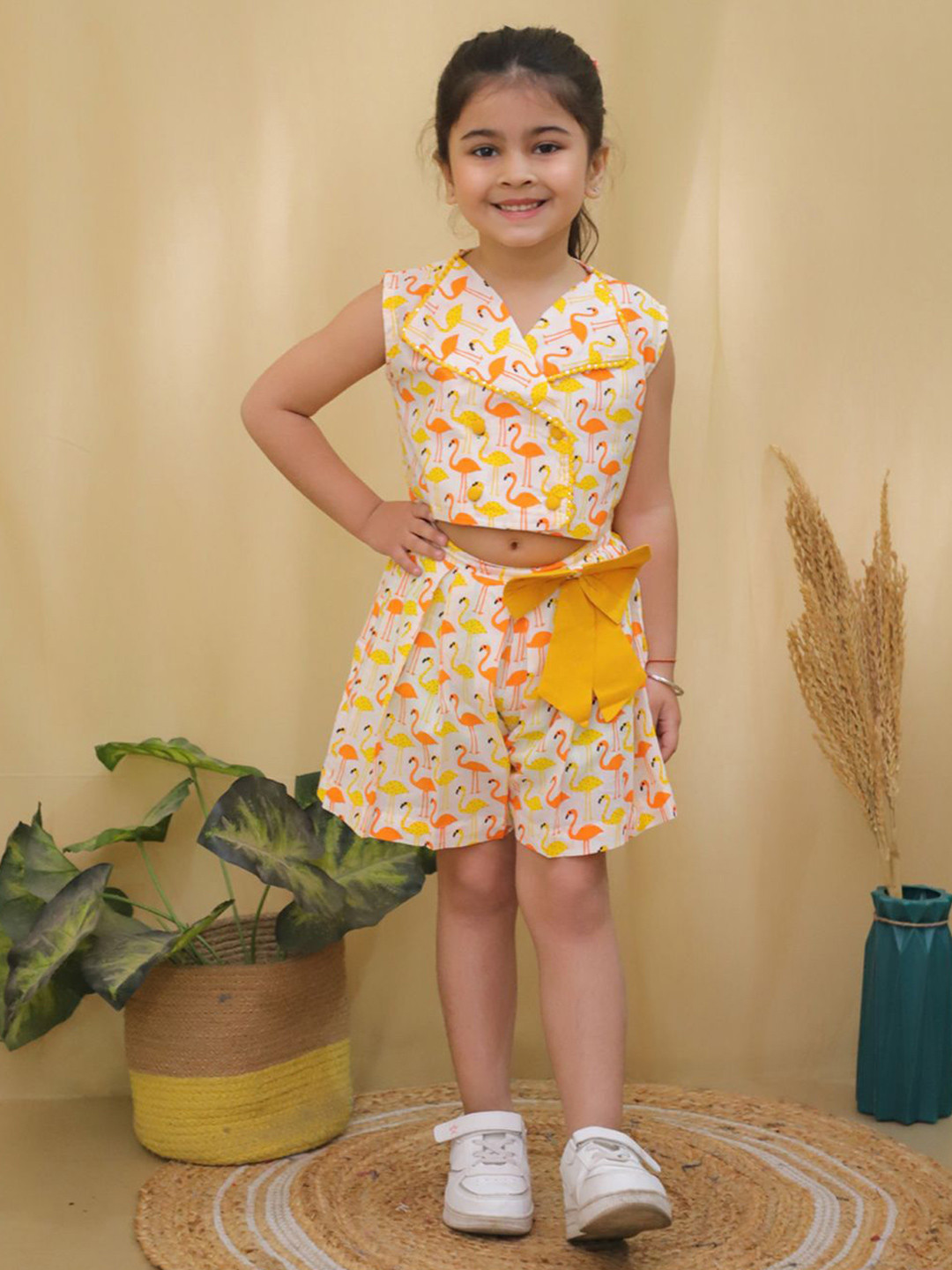 

Aj DEZInES Girls Swan Printed Shirt Collar Pure Cotton Top With Shorts, Yellow