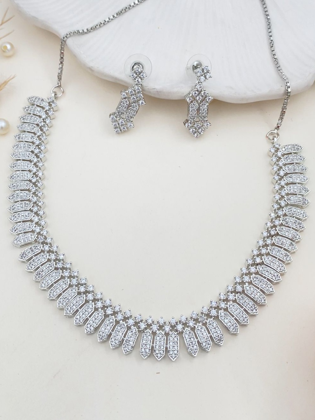 

Rare Bello Silver-Plated Kundan-Studded Antique Jewellery Set