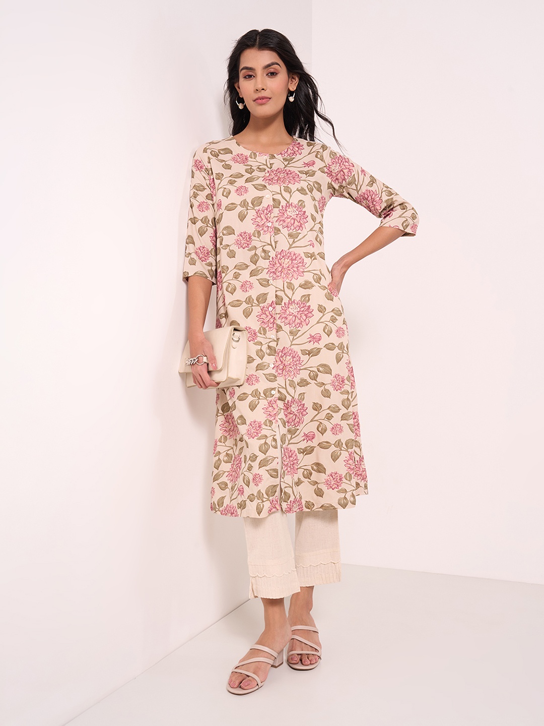 

RANGMANCH BY PANTALOONS Women Floral Printed Thread Work Kurta, Cream