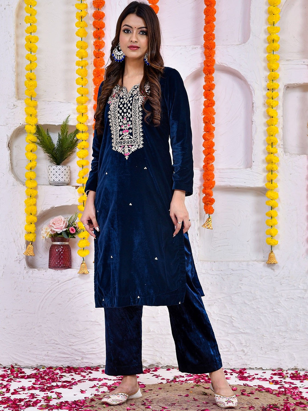 

DRESENCE Women Embroidered Regular Sequinned Velvet Kurta with Palazzos, Navy blue