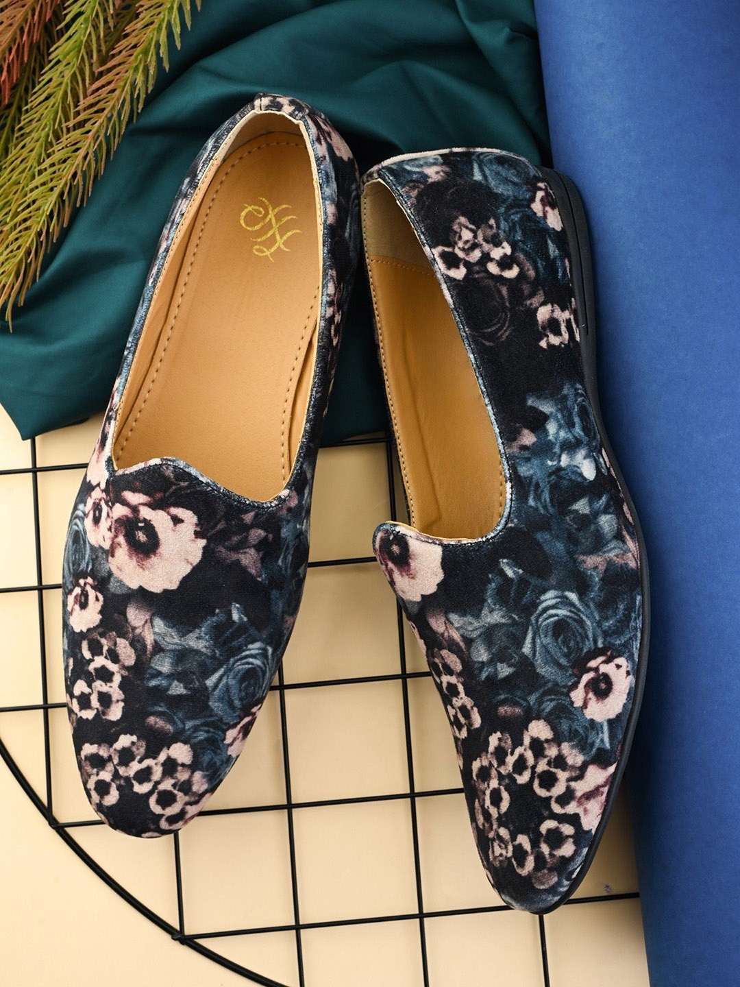 

House of Pataudi Men Floral Printed Slip On Mojaris, Blue