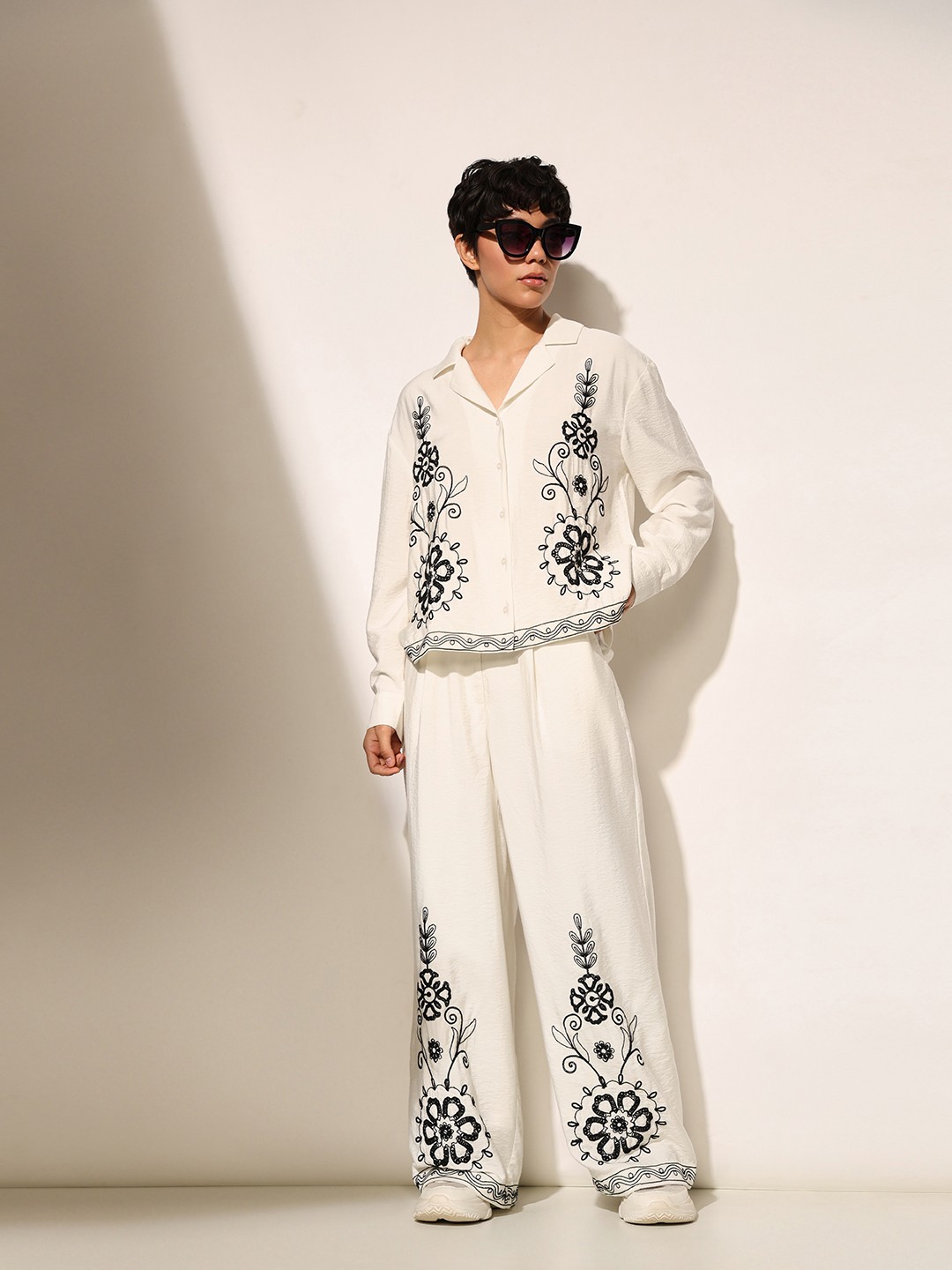 

ONLY Women Textured Embroidered Straight Fit High-Rise Pleated Trousers, White