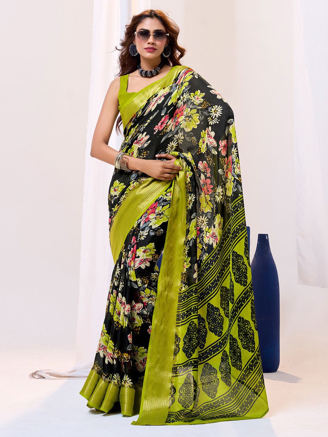 

LeeliPeeri Designer Floral Zari Silk Blend Saree, Green