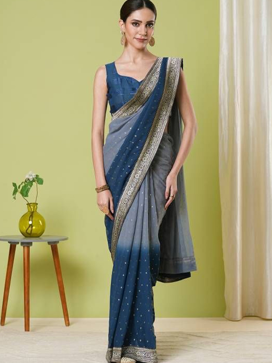 

HERE&NOW Woven Design Zari Poly Georgette Banarasi Saree, Grey