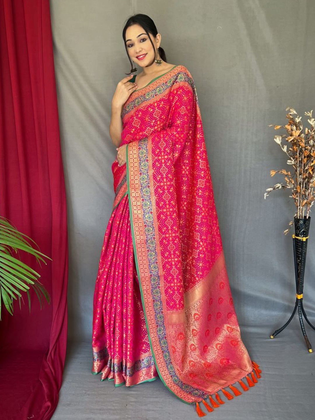 

Rangtulika Ethnics Woven Design Zari Silk Blend Saree, Pink