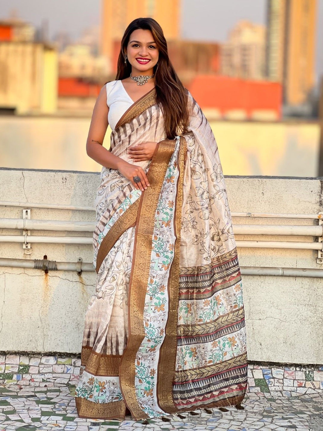 

DIVASTRI Floral Zari Chanderi Saree, Brown