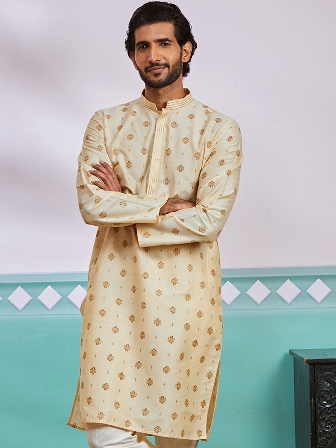 

VASTRAMAY Men Geometric Printed Thread Work Kurta, Cream