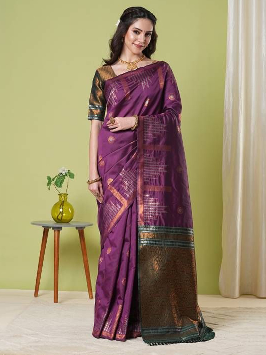 

HERE&NOW Woven Design Zari Art Silk Banarasi Saree, Purple