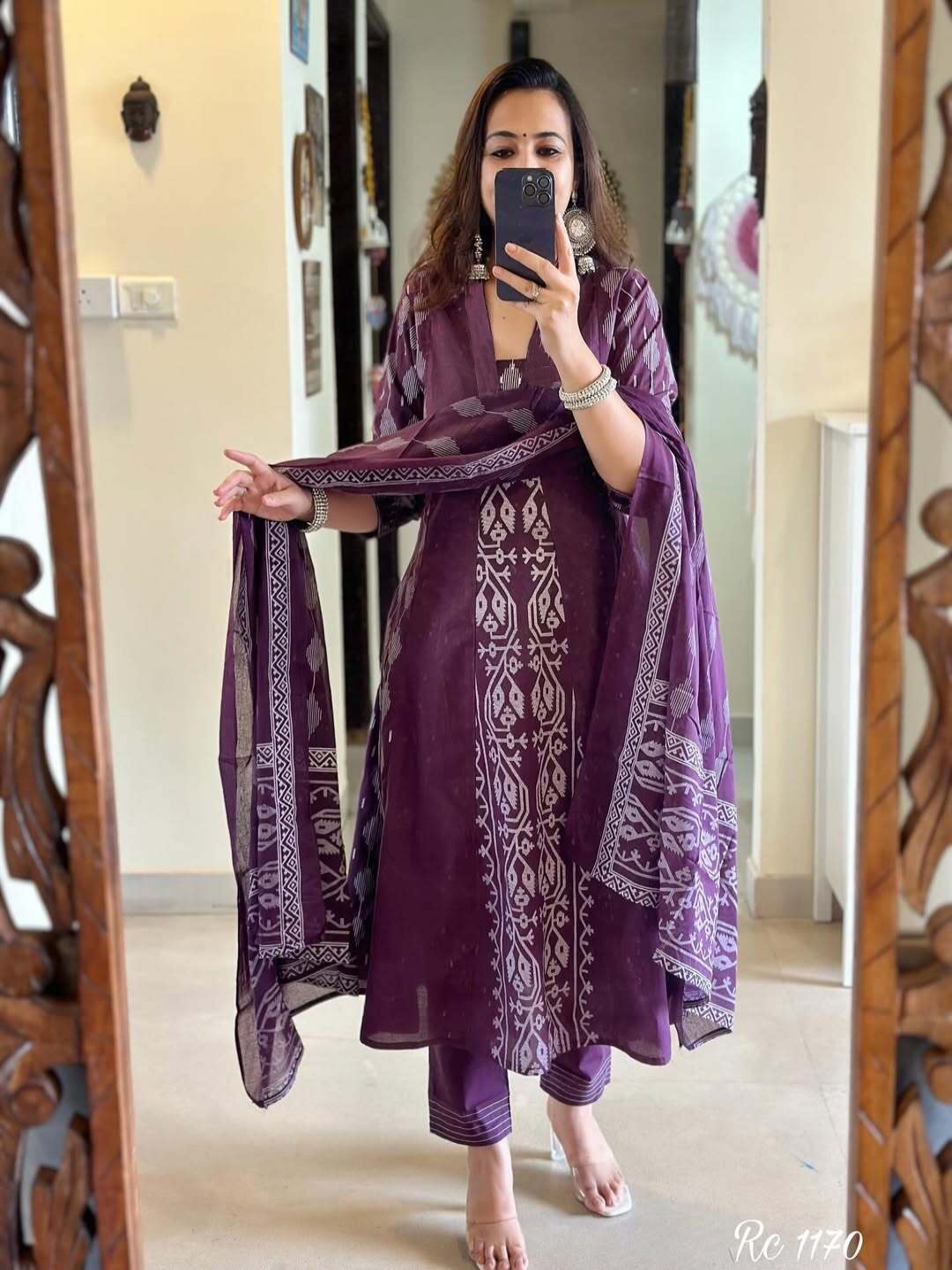 

Anni Designer Women Printed Regular Kurta with Trousers & With Dupatta, Magenta
