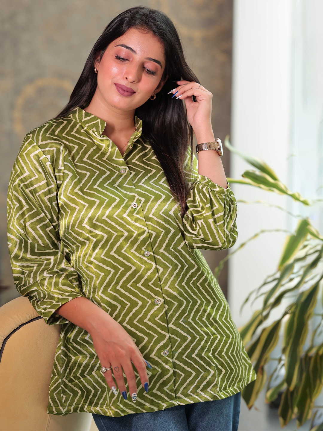 

Swarna Akriti Women Straight Horizontal Stripes Opaque Printed Casual Shirt, Green