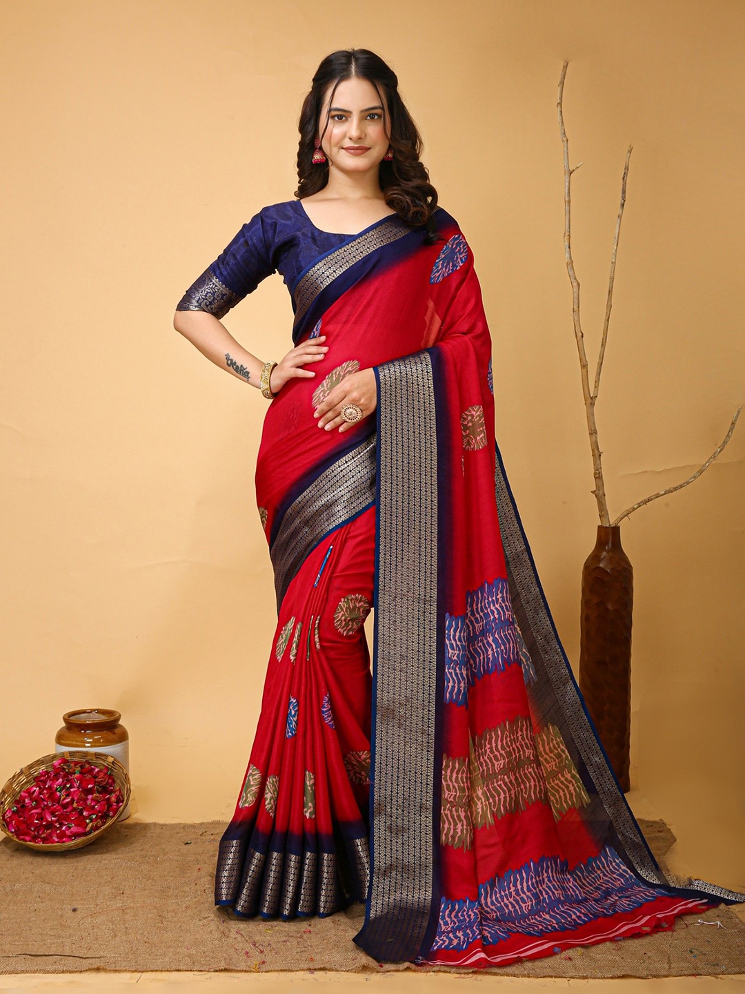

Rangtulika Ethnics Floral Zari Silk Cotton Saree, Pink