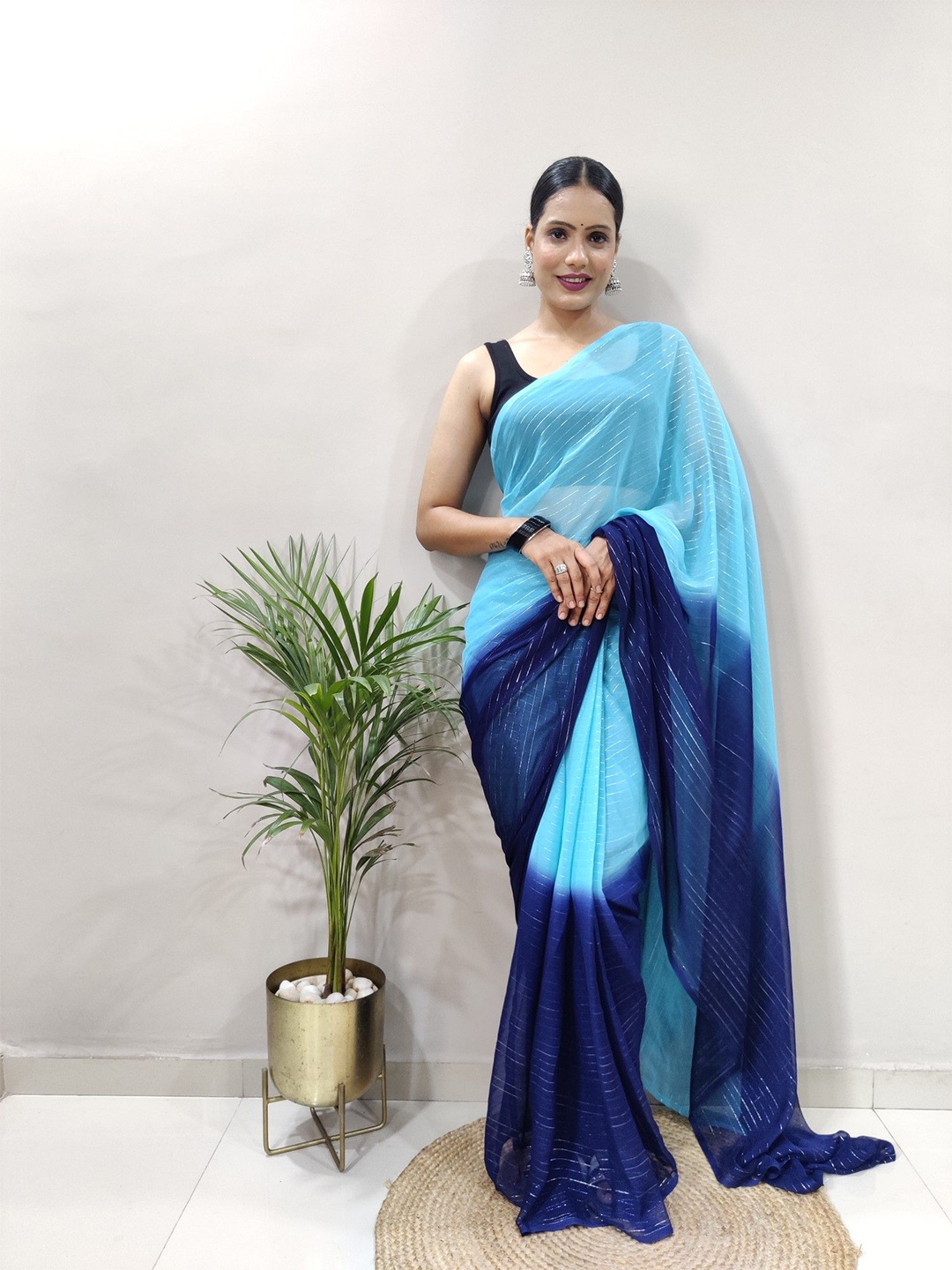 

Rangtulika Ethnics Colourblocked Saree, Blue