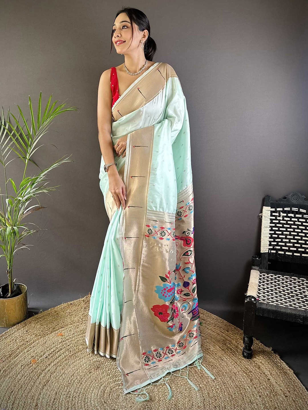 

Panzora Woven Design Zari Silk Blend Paithani Saree, Green