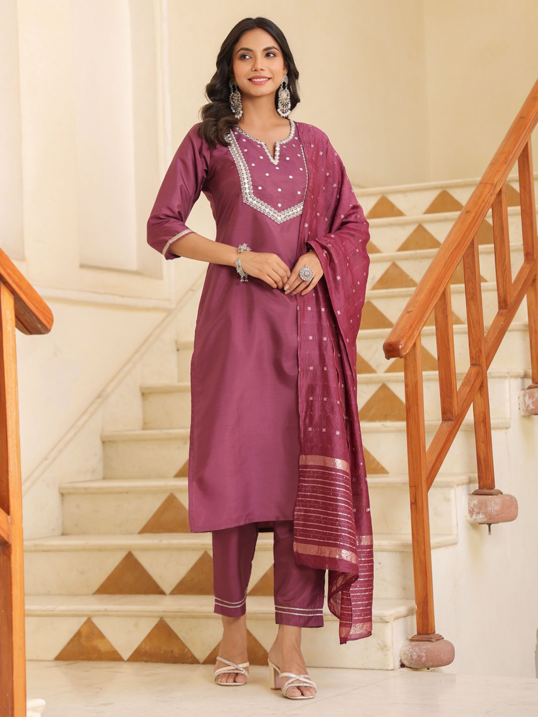 

AURIELLA Women Yoke Design Regular Thread Work Kurta with Trousers & With Dupatta, Mauve