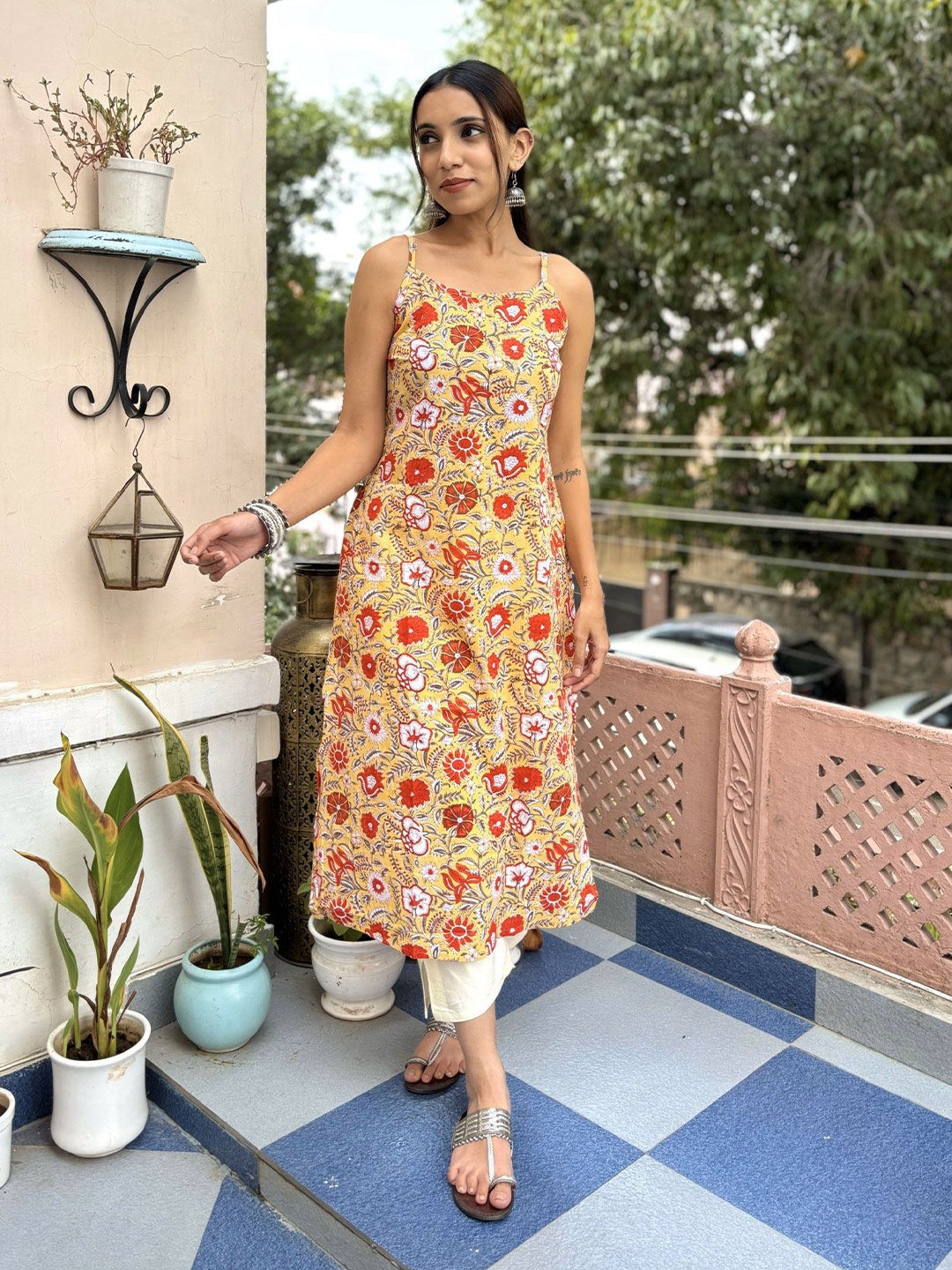 

GOODHAND Floral Printed Kurta, Yellow