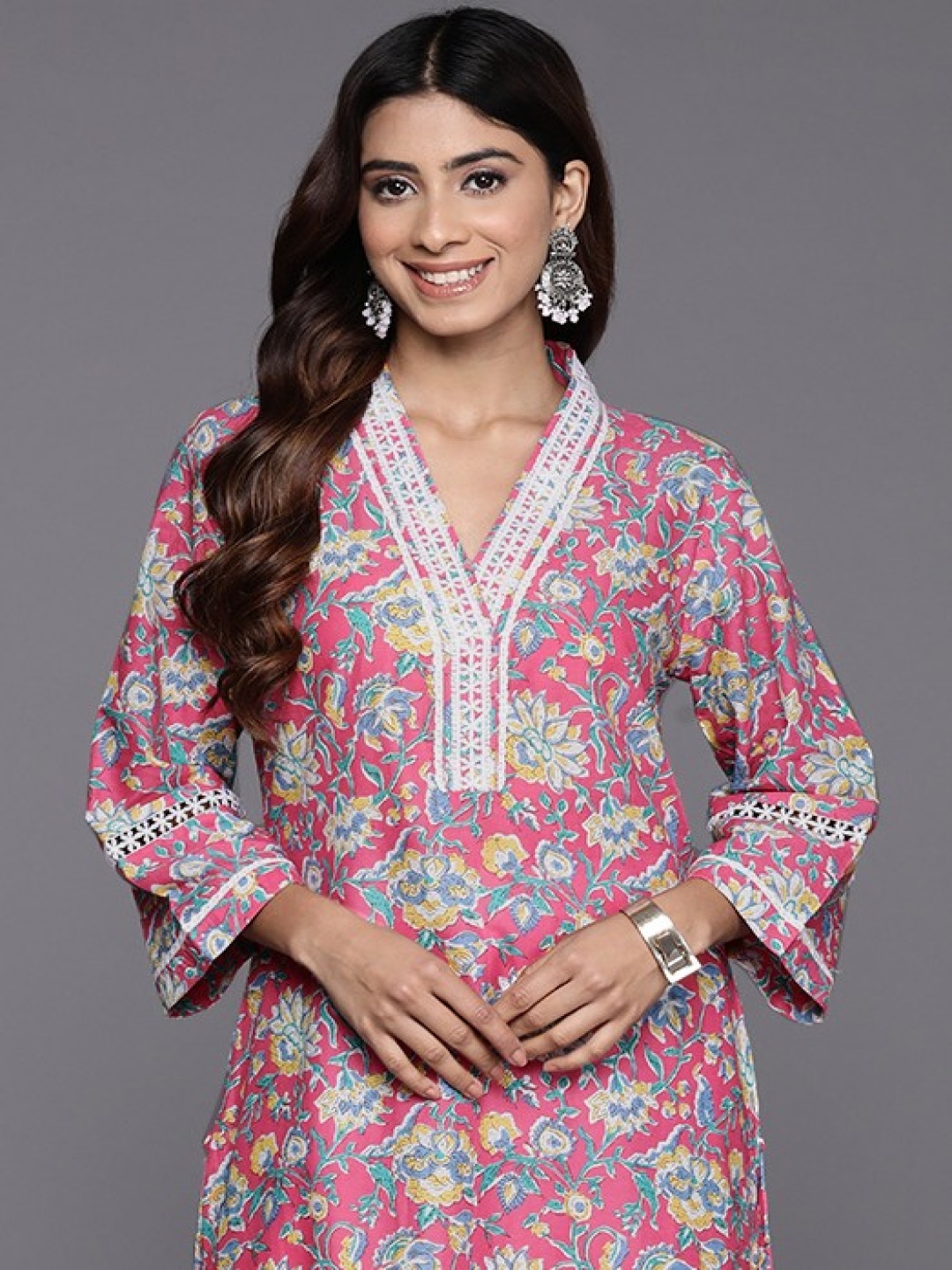 

Varanga Floral Printed Flared Sleeves Pure Cotton Kurta, Pink