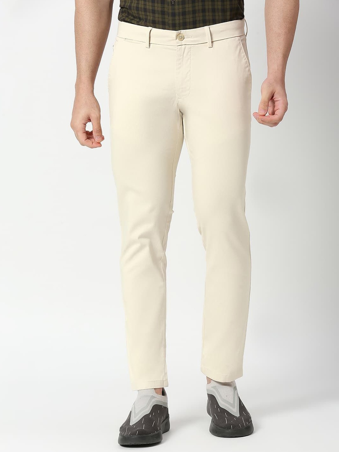 

Basics Men Tapered Fit Trousers, Beige