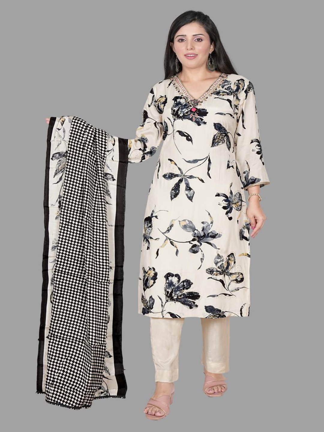 

KRITHA Women Floral Printed Regular Pure Silk Kurta with Harem Pants & With Dupatta, White