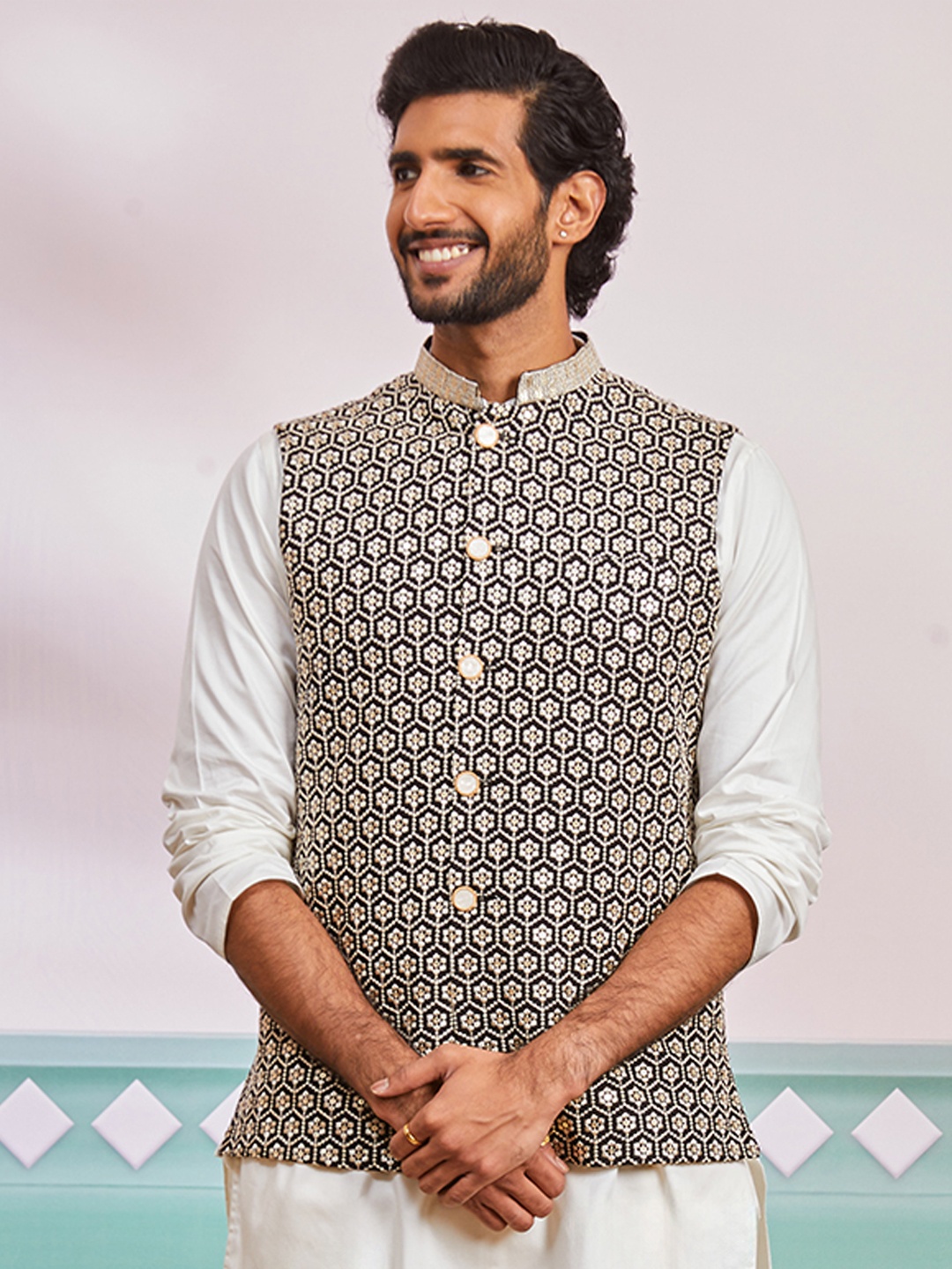 

VASTRAMAY Floral Embroidered Woven Nehru Jacket, Black