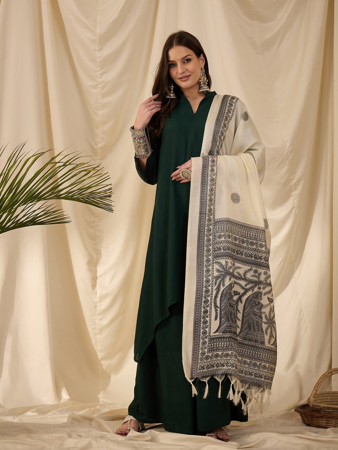 

InWeave Women Regular Kurta with Palazzos & With Dupatta, Green