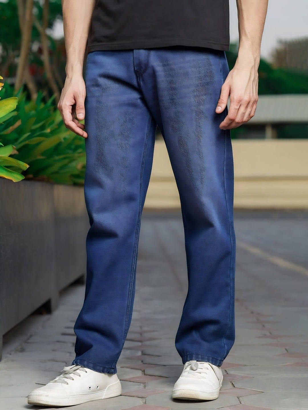 

Moda Rapido Men Straight Fit Low Distress Light Fade Jeans, Blue