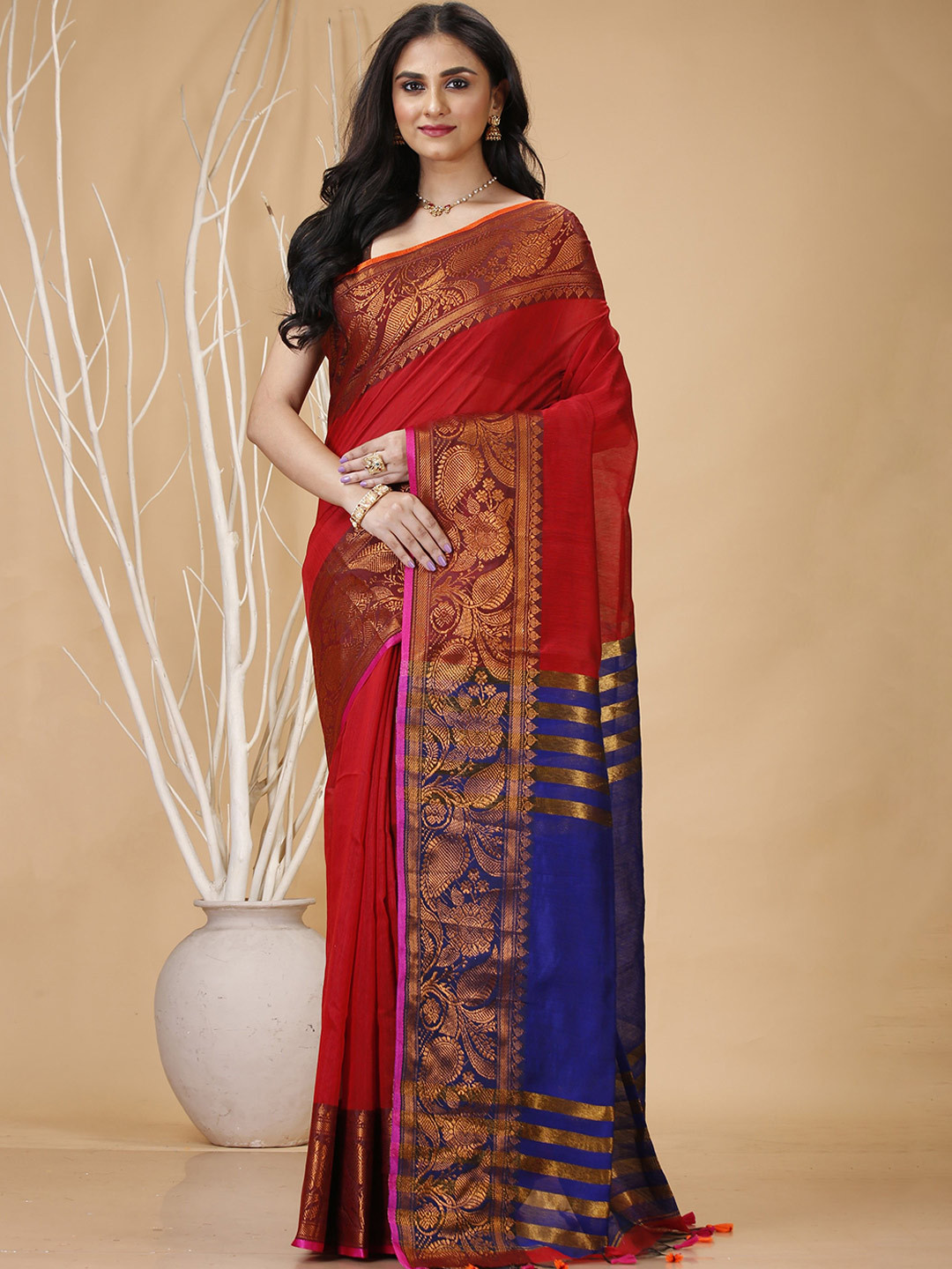 

SLAGHA Ethnic Motifs Zari Silk Cotton Taant Saree, Red
