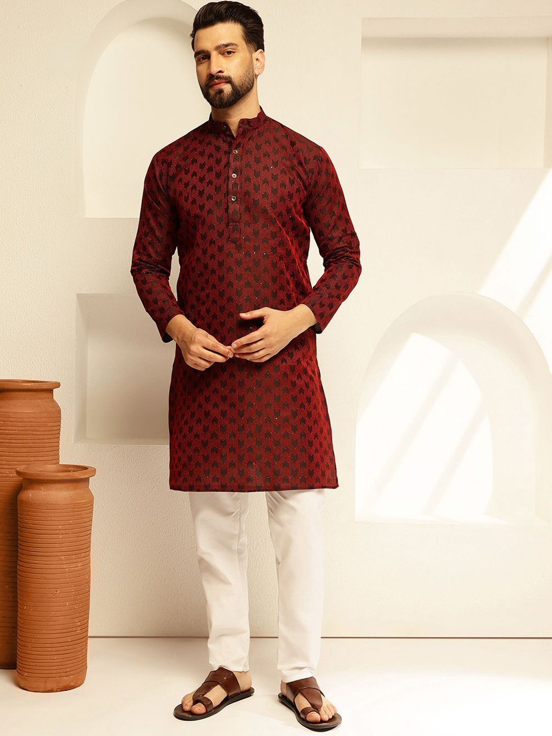 

SOJANYA Men Regular Thread Work Kurta with Pyjamas, Maroon