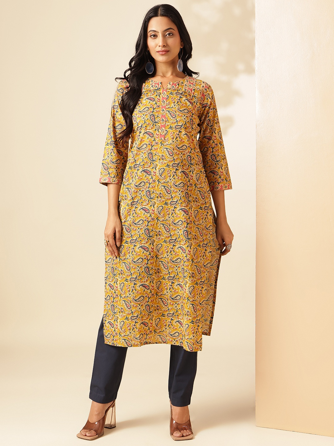 

Vbuyz Women Paisley Printed Thread Work Floral Kurta, Yellow