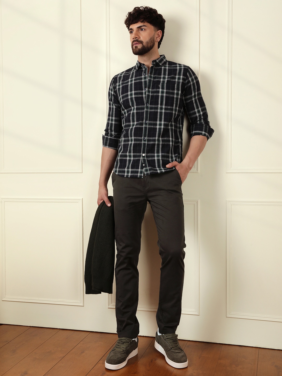 

WROGN Men Slim Fit Chinos Trousers, Olive