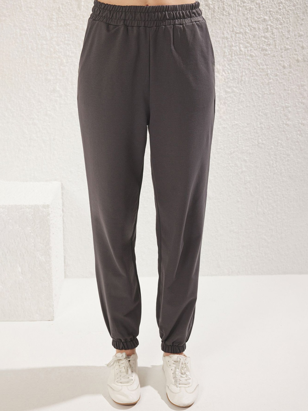 

Trendyol Stand Collar Zipper Tracksuit, Grey