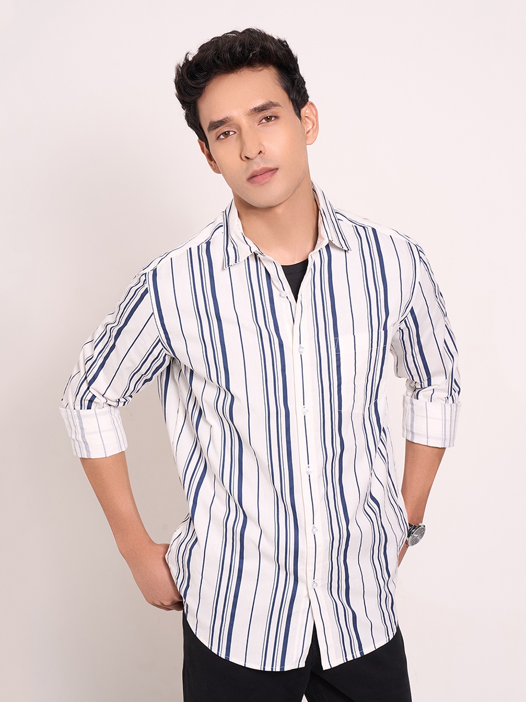 

Peregrine by Pantaloons Men Multi Stripes Opaque Casual Shirt, Navy blue
