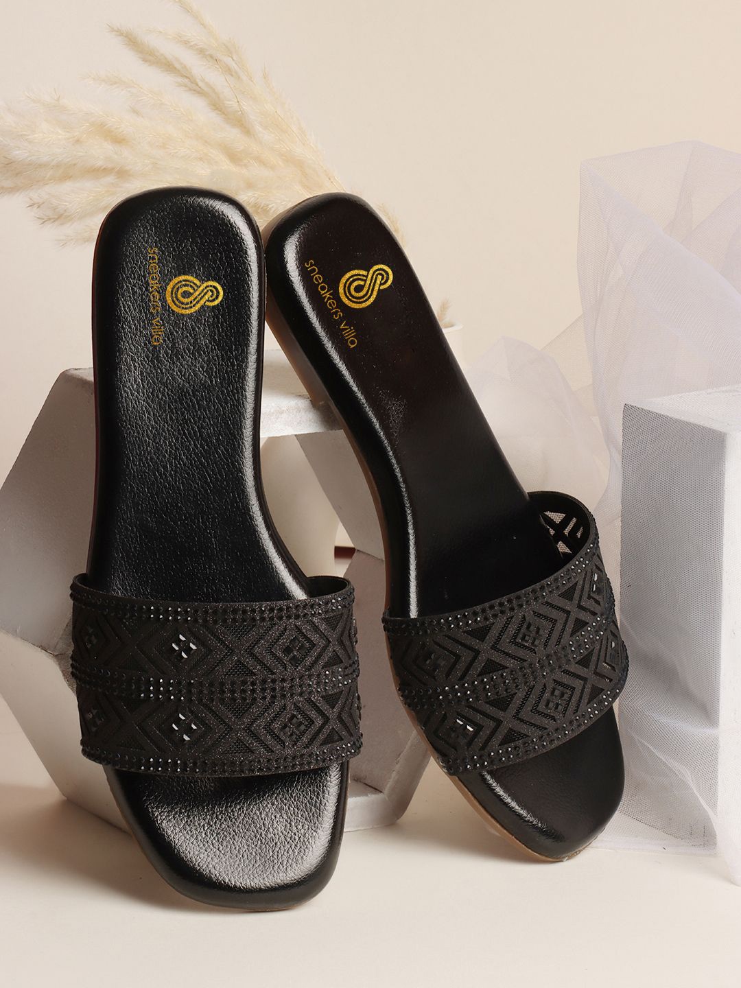 

sneakers villa Women Embellished Open Toe Flats, Black