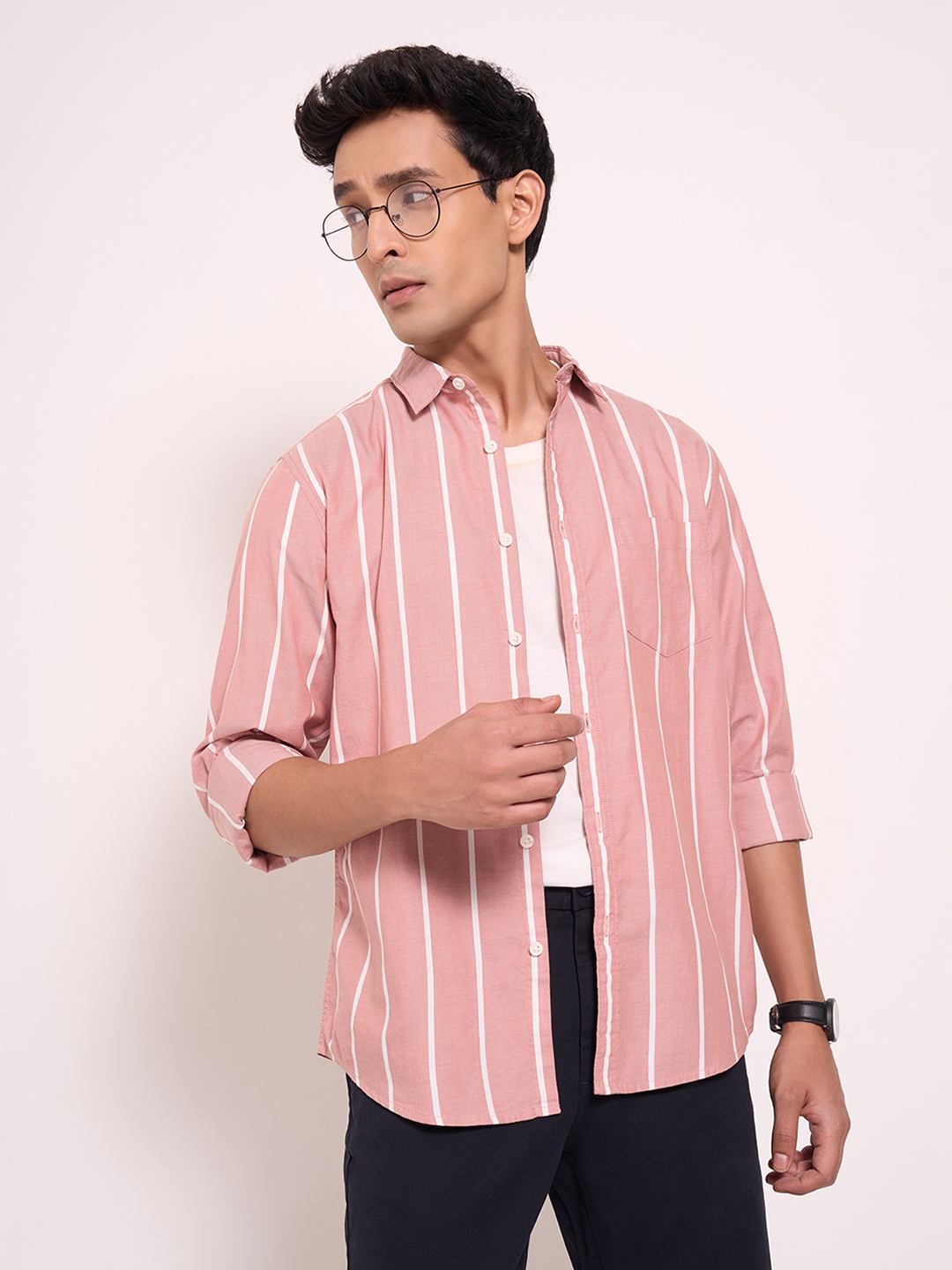 

Peregrine by Pantaloons Men Slim Fit Opaque Casual Shirt, Red