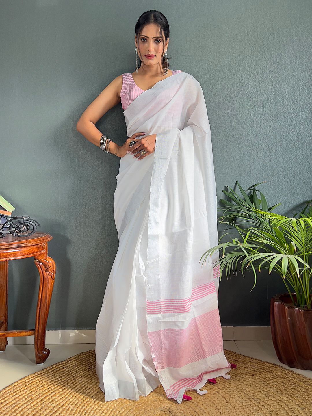 

LeeliPeeri Designer Embellished Zari Linen Blend Ready to Wear Saree, Pink