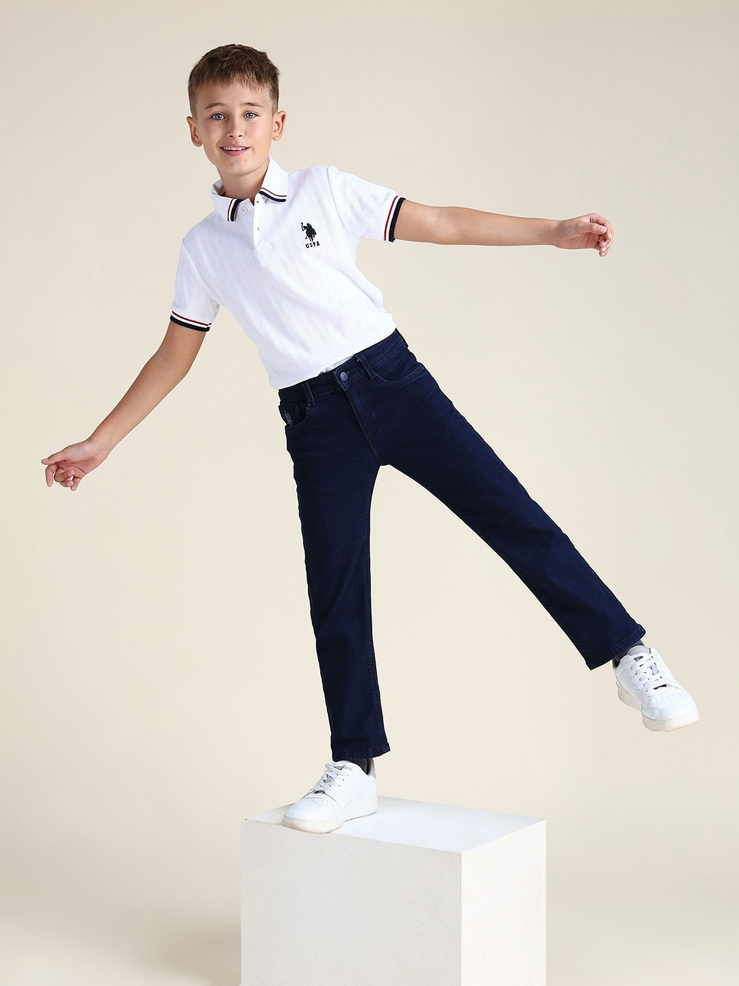 

U.S. Polo Assn. Kids Boys Relaxed Fit Light Fade Stretchable Jeans, Navy blue