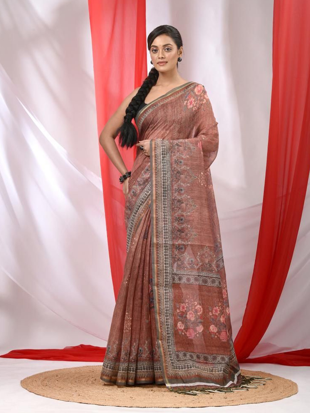 

VIBHAVARI Floral Silk Cotton Saree, Brown