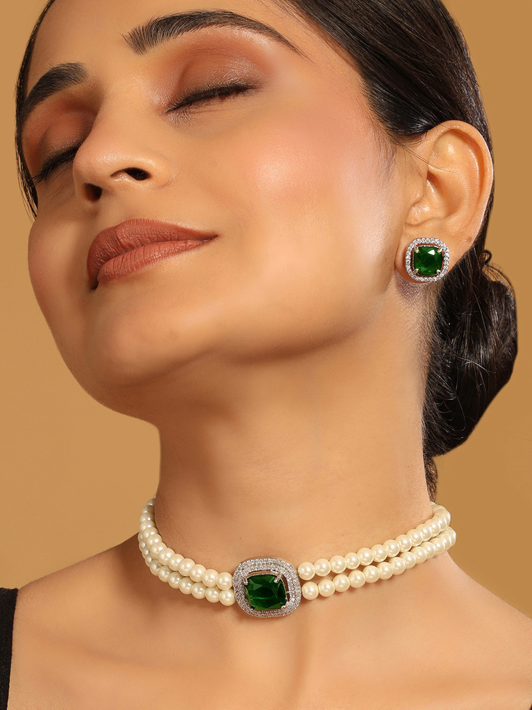 

Yinara Rhodium-Plated Artificial Stones-Studded And Pearls Jewellery Set, Silver