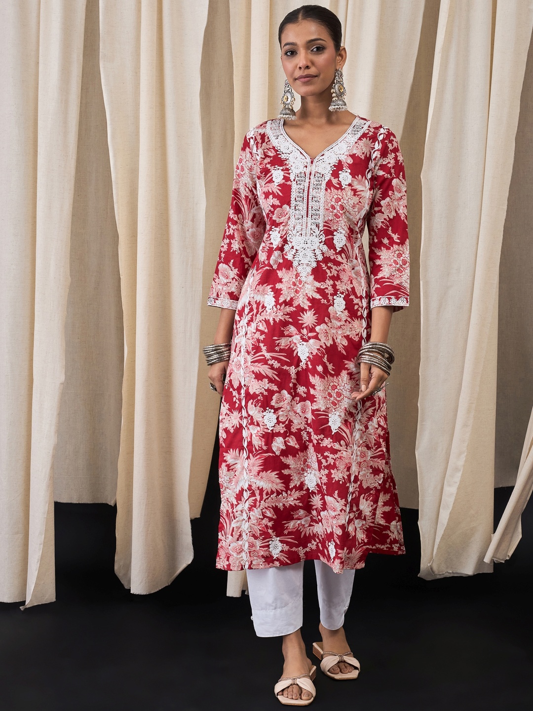 

Anouk Women Floral Embroidered Thread Work Kurta, Multi