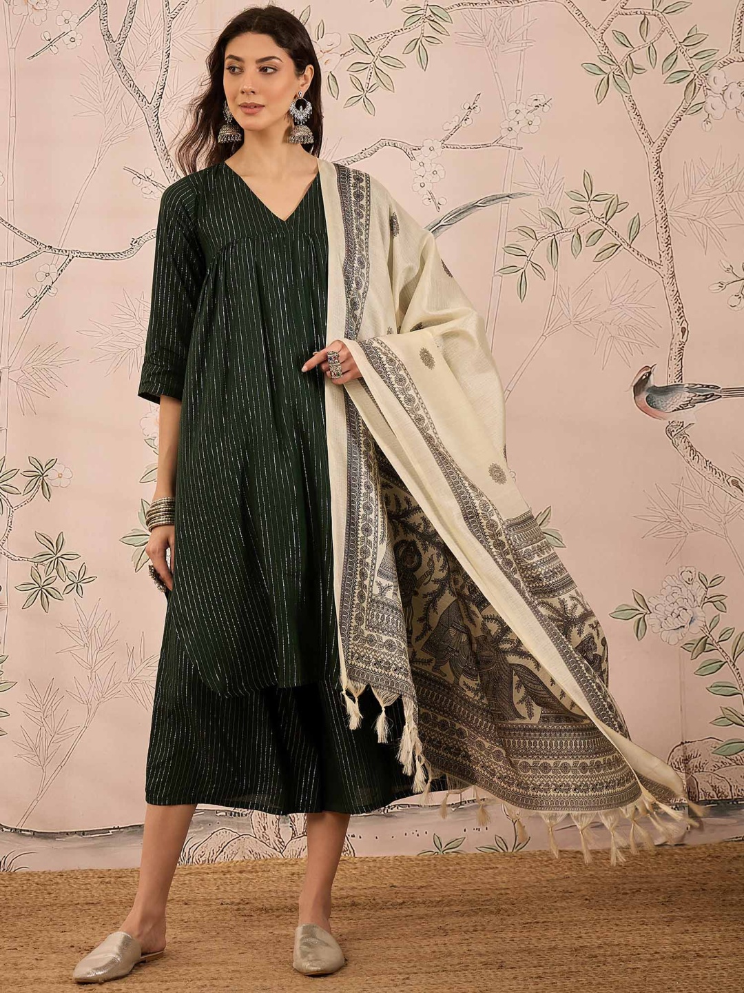 

InWeave Women Regular Kurta with Palazzos & With Dupatta, Green