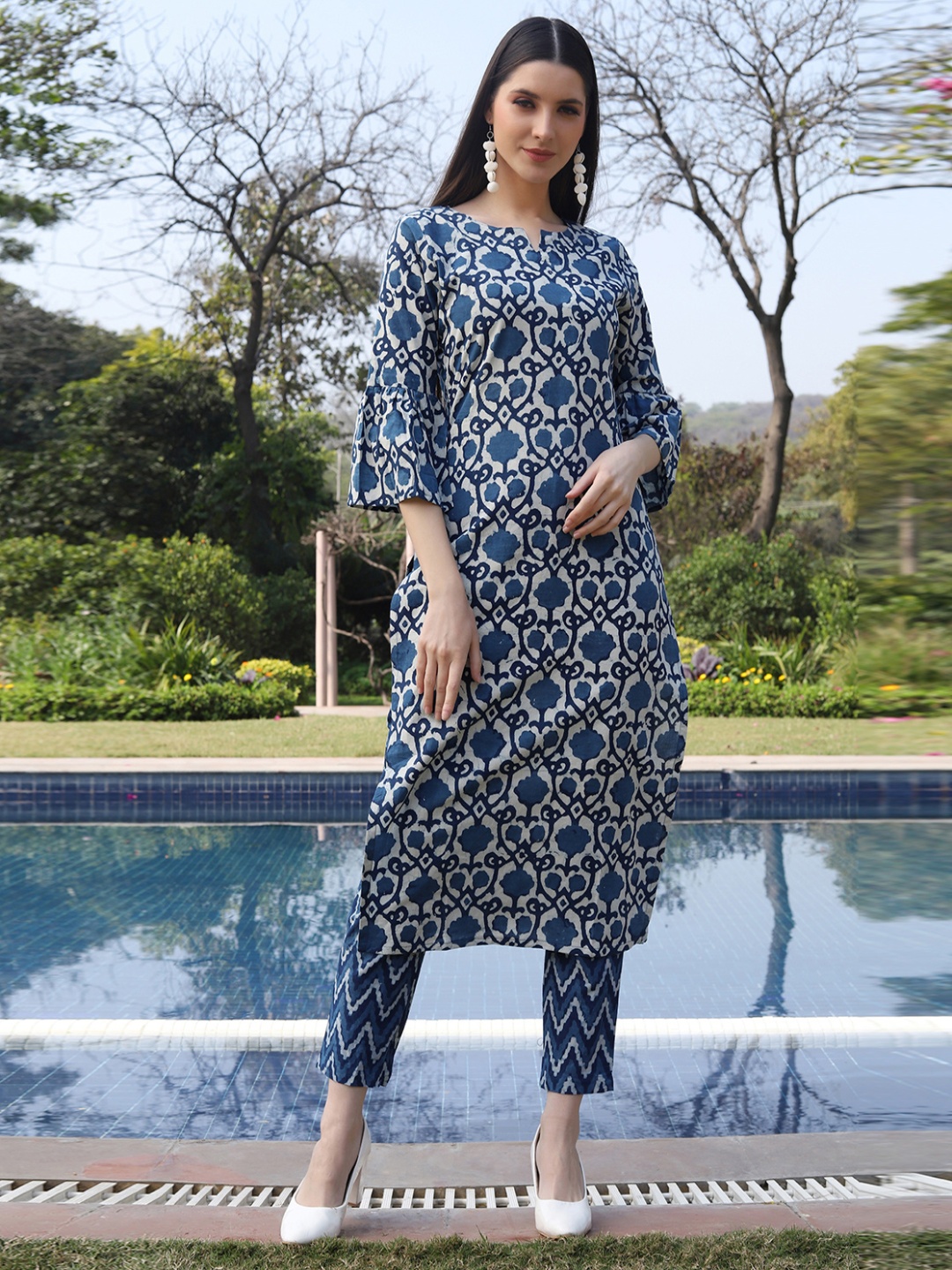 

Fourleaf Women Ethnic Motifs Printed Regular Pure Cotton Kurta with Trousers, Blue