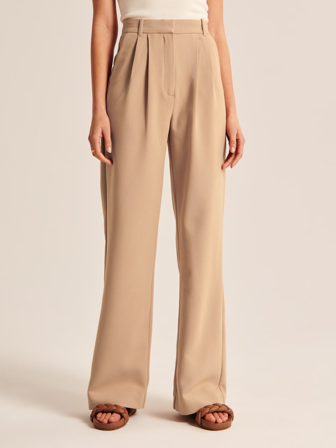 

Chemistry Women Ultra Tapered Fit High-Rise Pleated Trousers, Beige
