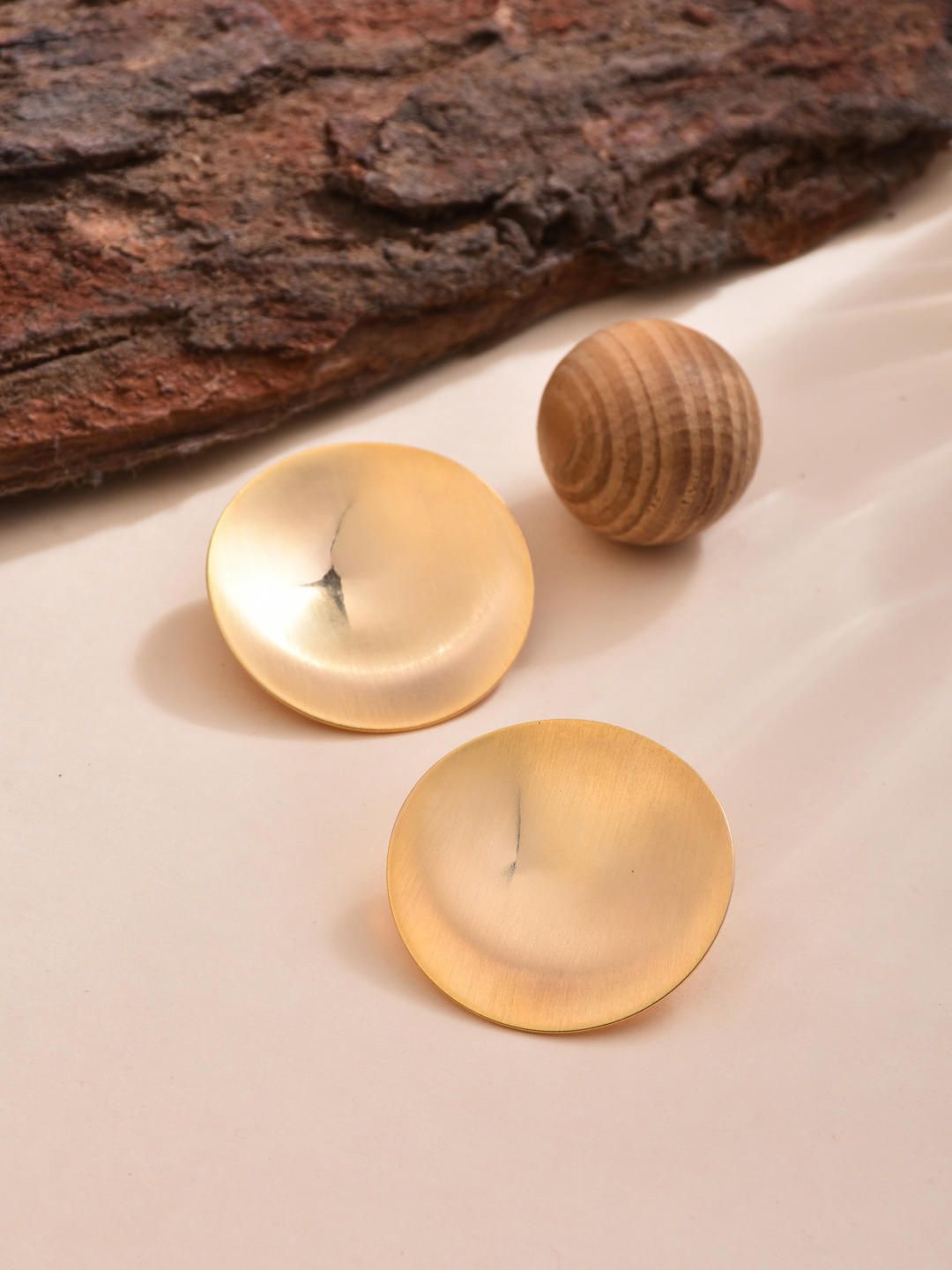 

Reenisaa Circular Studs Earrings, Gold