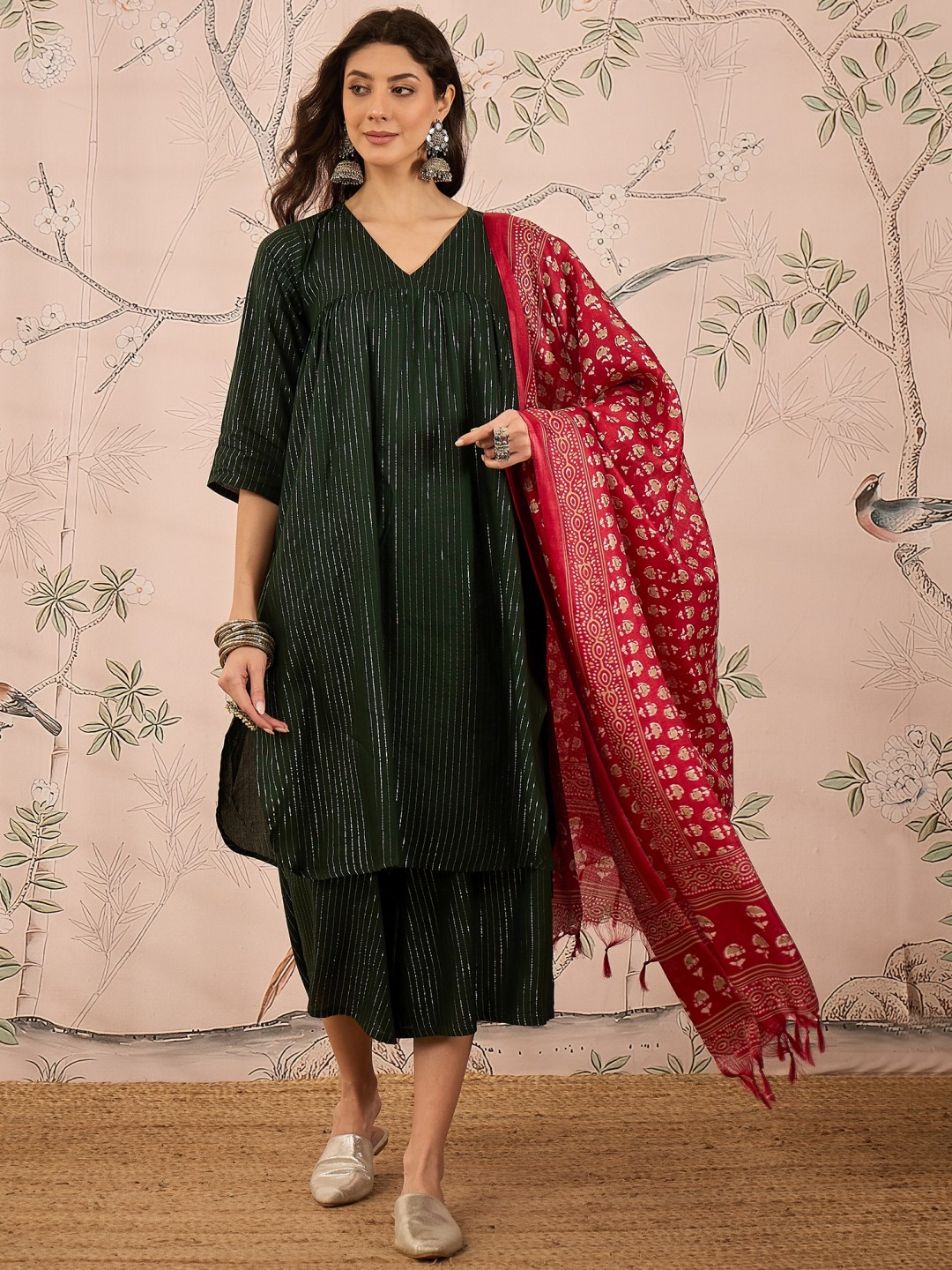 

InWeave Women Regular Kurta with Palazzos & With Dupatta, Green