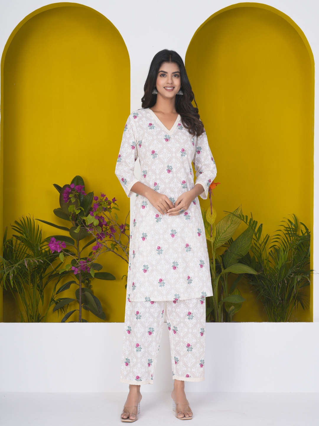 

GATIM Printed V-Neck Kurta Set, Off white