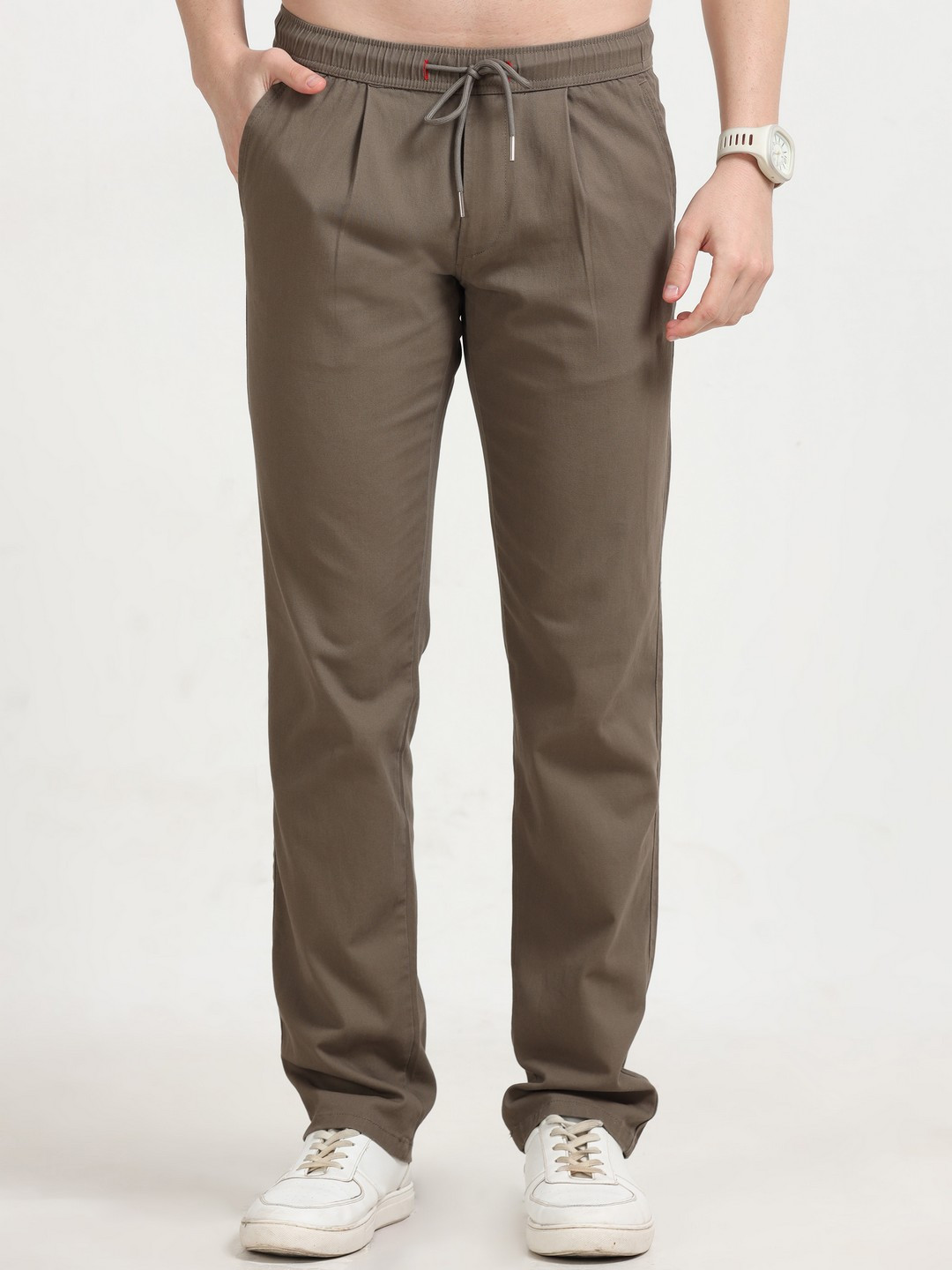 

THE BEETEL HOUSE Men Relaxed Straight Fit Pleated Trousers, Brown